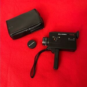Bell & Howell T20XL Super 8 Camera Turns on and Churns but not tested W film